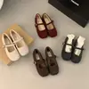 Sapatos peludos femininos para uso externo estilo outono e inverno sapatos Mary Jane de sola reta novo estilo de outono sapatos Wanwan temperamento sapatos simples com forro de veludo femininos