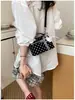 Bolsa quadrada pequena estilo coreano, bolsa de ombro feminina, bolsa de mão moderna de bolinhas, bolsa tote pequena popular este ano
