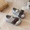 Sapatos de Couro com Laço para Meninas 2026 Primavera/Verão Novos Fashionáveis Versáteis Casuais Mary Jane Cor Sólida Planos