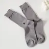 Nuevos Calcetines Coreanos de Primavera y Verano Calcetines de Apilamiento con Letra R y Rayas Verticales Calcetines de Media Longitud Coloridos para Mujer Moda ins Calcetines de Apilamiento