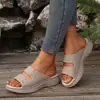 Sapatos femininos de sola grossa, estilosos e casuais, com design minimalista, detalhes de rebites e um toque esportivo. Nova coleção de exportação verão 2026, apresentando chinelos simples de tamanho grande