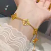 Loja de Ouro Pu Zuo Mesmo Estilo Ouro Areia Vermelho Rosa Diamante Incrustado Pulseira Vajra para Mulheres Luxo Leve Toque de Alto Padrão Joia de Mão Presente para Namorada