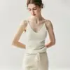 Camisola gris estilo francés con cuello en V y tirantes finos, un top sin mangas elegante y con estilo para mujer, perfecto para usar en capas en otoño
