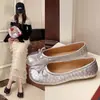 Sapatilhas Estilo Doce com Laço para Mulheres, Sola Plana, Novo Modelo de Verão 2026, Sapatos de Vovó Macios de Calçar, Sapatos Individuais Versáteis