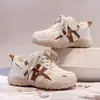 Tênis Esportivo Forrest Gump Infantil Primavera/Outono 2026 Unissex Kids Retro Branco Solado Macio Antiderrapante Bebê Casual Sapatos de Pai