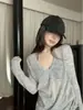 Suéter de punto súper bonito gris con cuello en V profundo para mujer, para principios de otoño e invierno, estilo "old money", ajuste ceñido, capa interior, top base