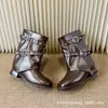 Botas Individuales Nuevas Otoño/Invierno 2026 para Niñas Tacón Grueso Estilo Slip-on con Faldas Botas de Motociclista Martin Botas Casuales Versátiles Botines Caídos