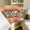Argolas de orelha de moda de luxo leve, argolas versáteis de temperamento, personalidade, brincos da moda de celebridade da internet, brincos pequenos requintados, atacado, dourado