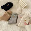 Calcetines Cálidos Simples con Patrón de Corazón de Felpa Estilo Coreano Ins para Mujer Sweet Girl Otoño/Invierno 2025 Calcetines Deportivos de Tenis para Mujer
