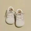 Sapatos femininos de cadarço, em estoque, adequados para estudantes, coleção primavera e outono, estilo coreano, atacado, novo modelo 2026, sapatos baixos casuais com bico redondo