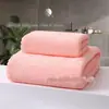 Toalha de banho de flanela coral transfronteiriça cor sólida grossa absorvente grande para adulto toalha de banho pode ser adicionada toalha de publicidade conjunto de toalhas de banho