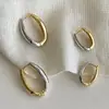 Brincos Vintage Color-Blocking Dourado e Prateado Estilo Hong Kong para Mulheres, Brincos de Argola Minimalistas Lisos de Alto Padrão de Luxo Leve, Brincos de Argola Lisos Minimalistas de Nicho