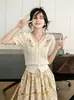 Cardigan de Tricô Estilo Coreano Elegante com Gola Bordada Floral de Manga Curta para Mulheres Verão Novo Estilo Botões Redutor de Idade Moda Top