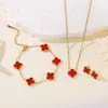 Pulsera Cuatro Hojas de Acero Inoxidable Nueva Resistente a la Decoloración Juego de Joyería de Moda Fabricante Mayorista