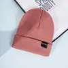 Gorro de Punto con Etiqueta de Cuero de Moda para Comercio Exterior, Gorro Versátil Casual para Exteriores Cálido y Frío para Hombres y Mujeres, Gorro de Lana Simple Personalizado Hip-Hop