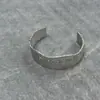 Pulseiras Europeias e Americanas Coloridas com Rosca, Pulseiras com Design Moderno, Simples e Personalizado, Luxo Acessível de Nicho, Joias de Mão de Alta Qualidade