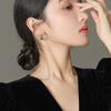 [Baño de Oro Real] Hebilla de oreja de anillo de circón minimalista europeo y americano 2023 nuevo de moda elegante exquisito nicho lujo ligero
