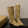Botas longas retro para aumentar a altura para mulheres, novo estilo de moda 2026 com fivela de cinto, botas plissadas empilhadas, botas femininas de salto alto afinadoras