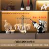 Um Conjunto Completo de Taças de Vinho Douradas com Diamantes com um Toque de Luxo, um Conjunto de Taças de Cristal de Luxo e uma Decoração Luxuosa para o Armário de Vinhos da Sala de Estar