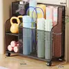 Cesta de armazenamento para tapete de yoga, cesta de armazenamento para equipamentos esportivos e de fitness em casa, suporte móvel para bolas de basquete e raquetes de badminton