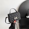 Bolso de Mano de Color Puro Estilo Occidental 2024 Verano Nuevo Bolso Casual Cruzado Personalizado Bolso Cuadrado Pequeño Bolso de Hombro Sencillo y Moderno