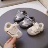 Sapatos de Bebê para Meninos e Meninas 2026 Novo Bebê Crianças Treinamento Alemão Meninos Sapatos Esportivos Antiderrapantes Casual Meninas Sola Macia