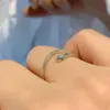 Anillo de diseño con forma de serpiente plateada espíritu de serpiente femenina serpiente pequeña nicho todo-partido personalidad viento frío anillo abierto joyería todo-partido