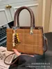 Bolso Pequeño Súper Popular para Mujer, Versátil Otoño e Invierno 2025 Nuevo Bolso de Hombro Cruzado Retro, Bolso de Mano Casual de Venta Caliente