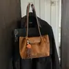 Bolsa de Camurça Outono e Inverno Feminina Grande Capacidade 2025 Nova Bolsa Casual de Ombro Axila Outono e Inverno Bolsa Retrô