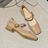 Sapatilhas Francesas de Couro Macio para Mulheres Estilo Primavera 2025 Bico Quadrado de Boca Rasa Salto Grosso Fivela de Uma Tira Sapatos Mary Jane Bico Quadrado Sapatos de Vovó