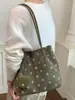 Bolso Casual de Lunares de Gran Capacidad para Mujer, Nuevo Bolso de Hombro Ligero para Viajes Diarios Otoño 2026, Bolso Tote Cubo Personalizado