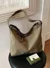 Yuezi 2026 Verão Nova Bolsa Tote Versátil de Veludo Grande Capacidade para o Dia a Dia Casual Bolsa de Ombro Moda Cruzada Bolsa Feminina