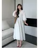 Ropa de Maternidad 2026 Primavera Nuevo Estilo Francés Bordado Pesado Corte Holgado Vestido de Maternidad Que Cubre el Vientre, Vestido de Maternidad de Estilo Suave