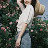 Tricô Retro Doce de Gola V de Manga Curta Ocidental para Mulheres Design de Verão Nicho Cintura Fina Aparência Emagrecedora Cardigã de Seda Gelada