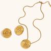 Tendencia Transfronteriza Europea y Americana Elegante Moda Acero Inoxidable Chapado en Oro de 18K Hilo Vórtice Concha Colgante Collar Aretes para Mujer