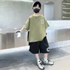 Roupa Infantil Meninos Conjunto de Verão 2025 Nova Camiseta de Manga Curta com Letra Infantil Shorts de Verão Conjunto de Duas Peças Tendência 8