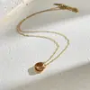 La Serie de Juegos de Tres Anillos Tricolor de la Fábrica de Guangzhou Presenta Tres Círculos Entrelazados, un Artículo de Joyería Popular y de Alta Venta entre los Comerciantes