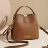 2025 Nueva Bolso Cubo para Mujer Moda Tendencia Versátil Gran Capacidad Bolso de Mano para Viajes Diarios Bolso Cruzado de Hombro