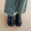 Sapatos loafer britânicos de sola grossa e salto grosso para mulheres, novos sapatos Mary Jane de couro versáteis estilo vintage de outono 2026 para combinar com saias
