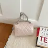 Bolsa de Mão Moda Estilo Coreano Pequena Tote Bag Feminina Verão 2026 Nova Bolsa de Corrente Matelassê com Diamantes Toque de Luxo Bolsa Quadrada Pequena Transversal