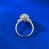 Joias Mu Jing novo anel de prata S925 banhado a ouro com incrustação de diamante de alto carbono corte flor de gelo oval 8*12 anel cruzado venda quente transfronteiriça