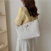 Bolso de gran capacidad, novedad de 2024, para mujer, moderno, estilo retro, con cadena, portátil, de hombro, informal, tipo tote.