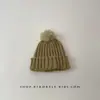 Gorro de Lana para Niños Otoño e Invierno Cálido y a Prueba de Frío Engrosado Lindo Bola de Pelo Gorro de Punto Jersey para Hombres y Mujeres Gorro con Protección para Orejas de Bebé Moderno