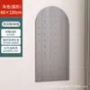 Estante de exhibición de pared de tablero perforado de madera maciza al por mayor estante de almacenamiento de partición decorativa estante de almacenamiento de pasillo de madera para colgar en la pared