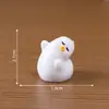 Paisaje en Miniatura Creativo Lindo Divertido Muñeca de Patito Blanco Pequeño Casa de Muñecas Accesorios de Decoración DIY Mini Adornos de Coche