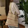 Bolsa de palha nova, estilosa e casual para férias na praia; bolsa de praia feminina com design vazado e alça única de ombro, feita de fio de algodão