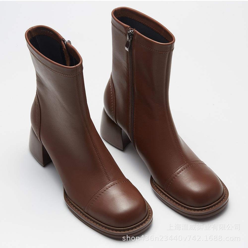 秋冬新款马v口头层小牛皮方尖头粗跟女靴套筒骑士靴女