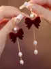 Pendientes de Perla Red Velvet para Año Nuevo 2026 para Mujer, Pendientes que Realzan el Blanco con Diseño de Nicho, Accesorios de Oreja Retro Estilo Hong Kong para Año Nuevo
