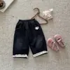 Jaqueta de plumas com capuz para meninas, estilo curto, nova coleção outono/inverno 2026, peça externa leve para meninas, roupa quente para bebês e crianças pequenas, vestuário infantil