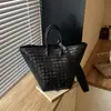 Bolsa de Mão Feminina Grande Capacidade Transfronteiriça Nova Moda Verão 2026 Versátil de Ombro Tote de Alta Qualidade